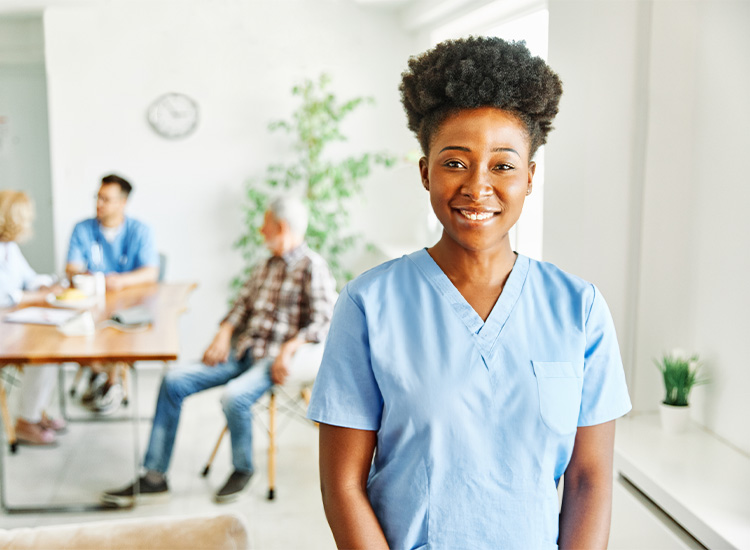 Pflegekraft im DSK Seniorenzentrum Ludwigshafen