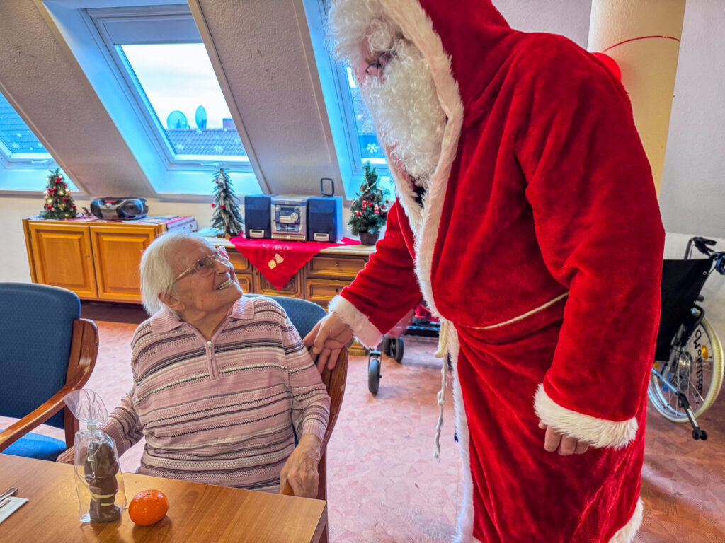 Nikolausbesuch und Weihnachtsmarkt | DSK Seniorenzentrum Ludwigshafen
