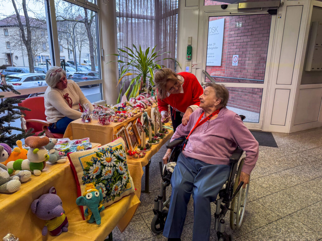 Nikolausbesuch und Weihnachtsmarkt | DSK Seniorenzentrum Ludwigshafen