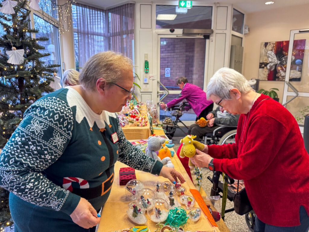 Nikolausbesuch und Weihnachtsmarkt | DSK Seniorenzentrum Ludwigshafen
