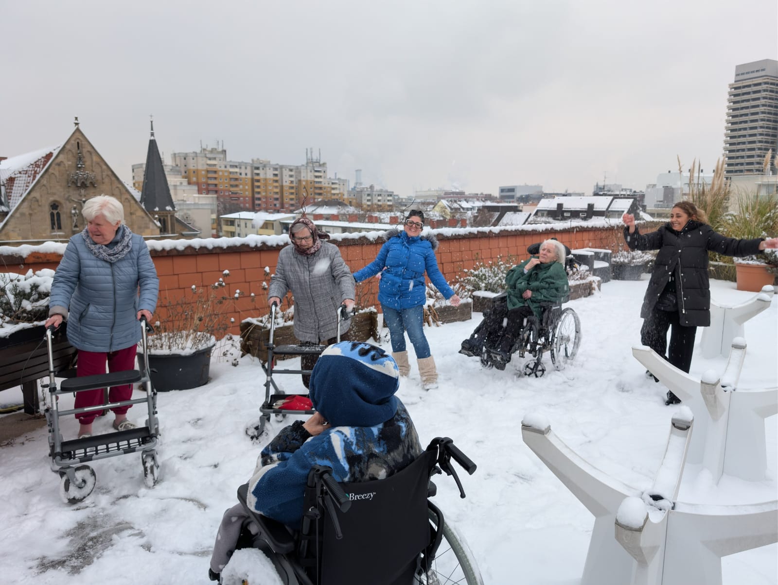 Winterlicher Moment auf der Dachterrasse seniorenresidenz ludwigshafen
