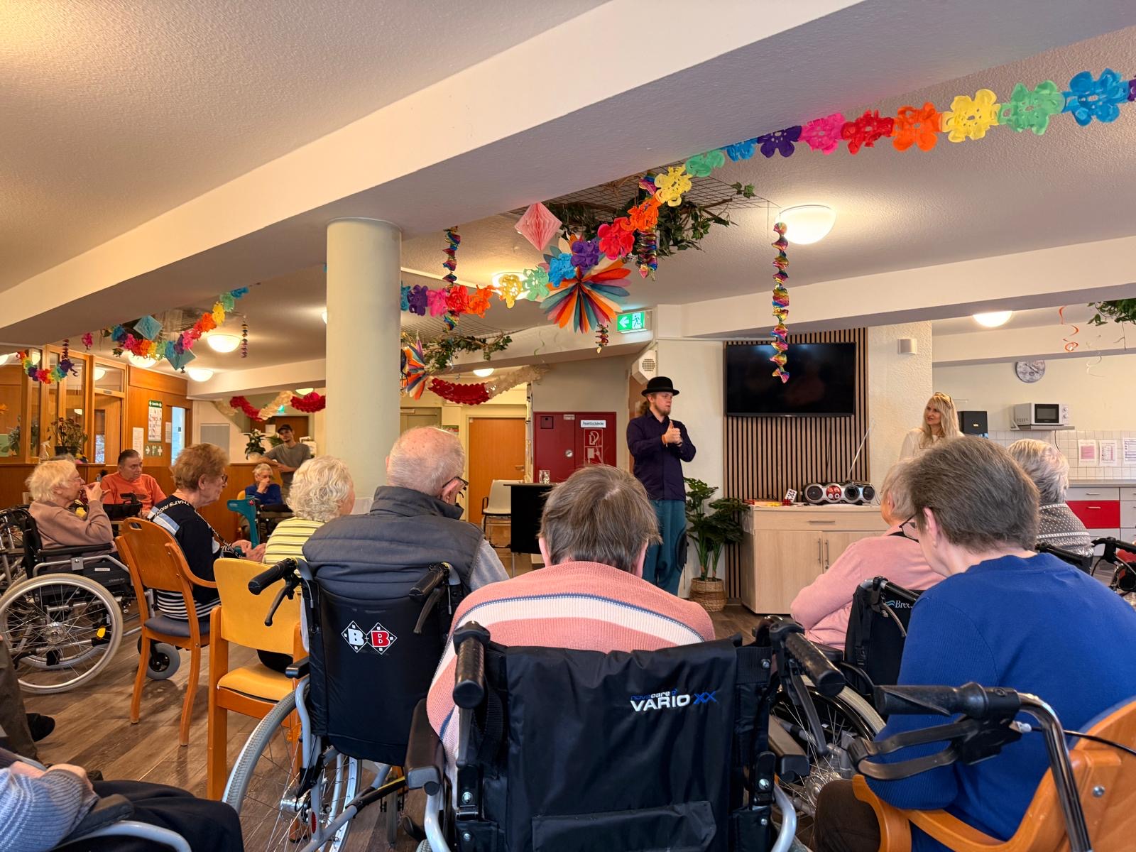 Zauberer begeistert Publikum | DSK Ludwigshafen